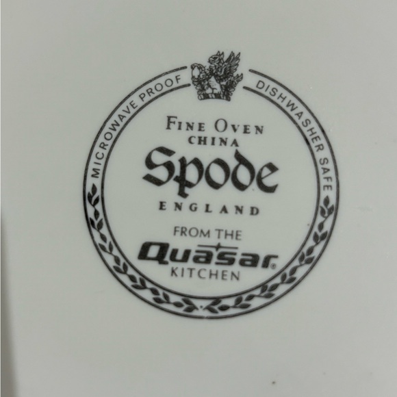 Spode  Fine Oven China  Covered  Casserole 2.5 Quart/ Oven to Table/ Oblong - Picture 10 of 10